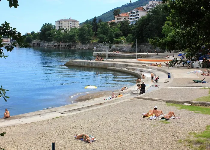 With A Swimming Pool Lovran, Opatija - 7707 Apartman