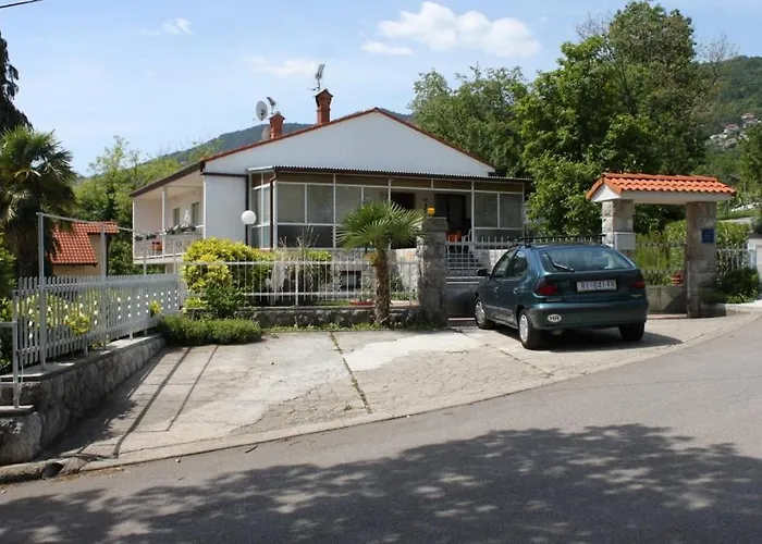 With A Swimming Pool Lovran, Opatija - 7707 דירה לובראן